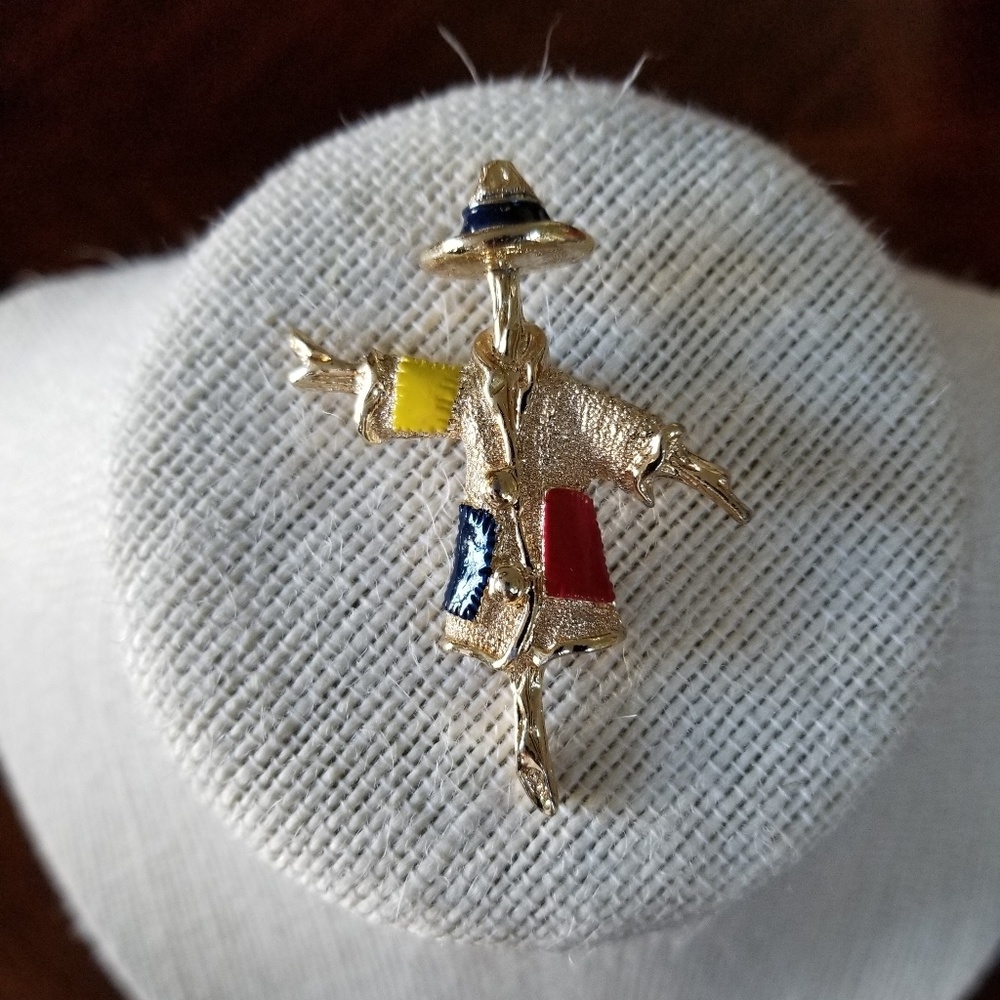 Sara Coventry Scarecrow Brooch Signed